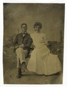 Nimetön (Muotokuva istuvasta miehestä ja naisesta) tekijältä Unknown