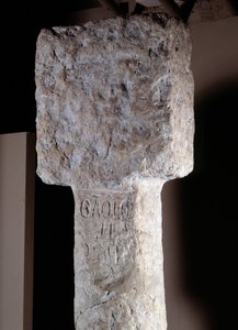 Afrikkalainen taide: yksityiskohta portugalilaisen tutkimusmatkailijan Diogo Caon (tai Diego Camin) omistuspylväästä, joka tunnetaan nimellä Saint Augustine erige Etelä-Angolassa. 1486. Lissabon, kansallinen muinaisen taiteen museo tekijältä Unknown artist