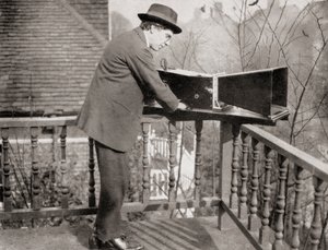 Archibald Montgomery Low audiometrin kanssa, Master Minds of Modern Science, julkaistu 1930 tekijältä Unknown