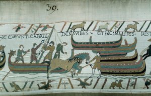 Normandian herttuan William Valloittajan (1027-1087) valloittama Englanti vuonna 1066: Normandilaiset laivat purjehtivat Englannin rannikolla. Hevonen vetää venettä käytävällä. Yksityiskohta Bayeux