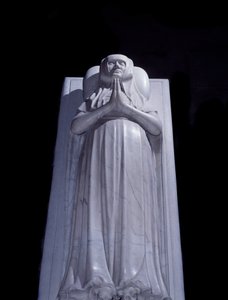 Nunna Blanche de Francen (1313-1358) valehteleminen. Haudan veistos 1393. Pyhän Denisin basilika. Pyhä Denis tekijältä Unknown artist