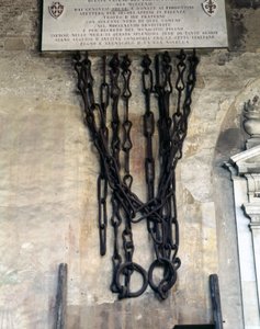 Ketjut, jotka sulkivat Pisan sataman. Genovalaiset veivät ne Melorian voiton aikana Korsikaa vastaan vuonna 1284 ja annettiin sitten Firenzelle ja palasivat Pisan kaupunkiin vuonna 1858. Pisa Camposanto. tekijältä Unknown artist