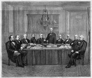 Ministerineuvoston kokous Versaillesissa. Vasemmalta oikealle: Louis Buffet (1818-1898), sisäministeri; Leon Say (1826-1896), valtiovarainministeri; Henri Wallon (1812-1904), yleisen opetuksen, jumalanpalveluksen ja kuvataiteen ministeri; Alfred tekijältä Unknown artist