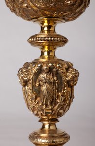 Metallityötä. Malja. Katedraalikappelin dekaanin A. Le Vaillant de la Bassarderien lahja 1726-1758. 1700-luku. Yksityiskohta. tekijältä Unknown artist