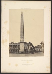 Louqsorin obeliski Place de la Concorde -aukiolla. tekijältä Unknown artist