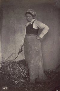 [Seisova nainen viikatteen kanssa] tekijältä Unknown artist