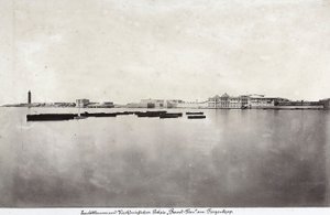 Barcos no meio do mar com parte da cidade de Alexandria ao fundo, no Egitofinlandês tekijältä Unknown photographer
