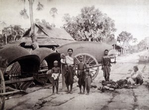 Kambodžalaiset Angkor Vat Roadilla tekijältä Unknown photographer