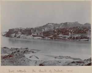 Fort Attock Indus-joen rannalla tekijältä Unknown photographer