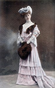 Ranskalainen koomikko Gabrielle Dorziat (1880-1979) Reutlingerin kuva ranskalaisesta lehdestä "Le Theatre" syyskuu 1905. tekijältä Unknown photographer