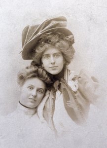 Natalie Clifford Barney ja Renee Vivien, Ranska, noin 1900 (s/w-kuva). tekijältä Unknown photographer
