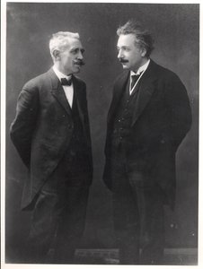 Paul Langevin e Albert Einstein finlandês tekijältä Unknown photographer