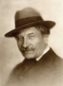 Ranskalaisen säveltäjän Gustave Charpentierin (1860-1956) muotokuva. tekijältä Unknown photographer