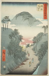 Okabe: Kapea muratin peittämä tie Mount Utsussa (Okabe, Utsu no yama tsuta no hosomichi), no. 22 sarjasta "Famous Sights of the Fifty-three Station (Gojusan tsugi meisho zue)," tunnetaan myös nimellä Vertical Tokaido tekijältä Utagawa Hiroshige