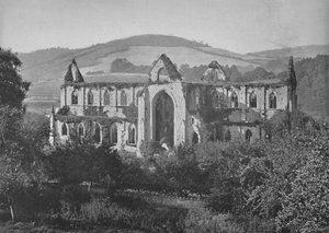 Tintern Abbey, 1896 tekijältä Valentine and Sons Ltd