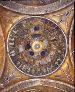 Näkymä kupolista mosaiikeilla kultaisella taustalla tekijältä Veneto Byzantine School