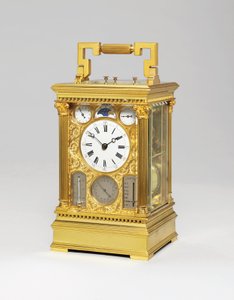 Ranskalainen messinki grande sonnerie kahdeksan päivän vaunukello, jossa täysi kalenteri, kuuvaihe, barometri ja lämpömittari, n. 1880 tekijältä Victorien Boseet