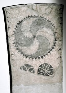 Riimukivi aurinkosymbolilla, 7.-8. vuosisata tekijältä Viking