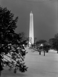 Washington Memorial lumisateen jälkeen, Washington By Night tekijältä Volkmar Wentzel