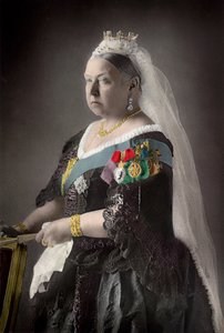 Yhdistyneen kuningaskunnan kuningatar Victoria (1819-1901). Valokuva W. ja D. Downey, ""The Cabinet Portrait Gallery""" Englannista