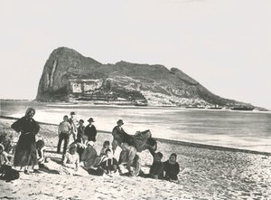 Näkymä kalliolle mereltä, Gibraltar, 1895. tekijältä W and S Ltd