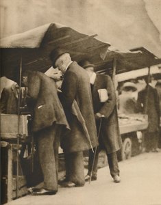Yhdessä Farringdon Road Marketin kirjakaupoissa, vuodelta 1935.