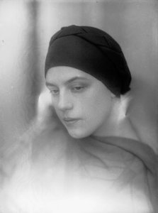 Muotokuva Anita Pittonista, noin 1933 (s/w-kuva).