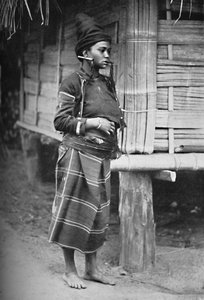 Kachin-nainen, 1902 tekijältä Watts and Skeen
