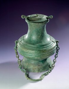 Kiinalainen taide: Pronssimaljakko Thanh-Hoasta (Thanh Hoa), Han-aikaa ennen. Pariisi, Musee Cernuschi