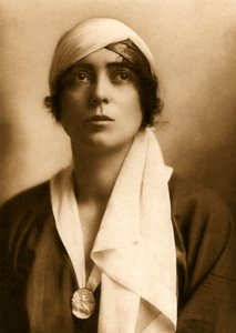 Lady Constance Stewart Richardson, 1913. tekijältä White Studios