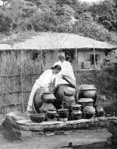 Korean valkopukuiset asukkaat, 1936.