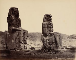 Memnonin kolossit Thebassa, noin 1859 (kuva).