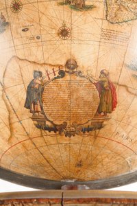 Suuri pari kirjaston maapalloa, maanpäällinen 1645/48, taivaallinen n. 1630 jälkeen tekijältä Willem Blaeu