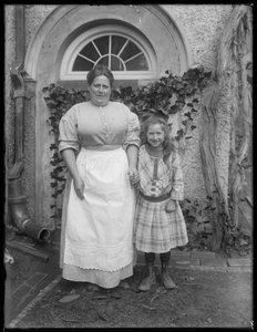 Washington Irvingin talonmies Irvington-on-Hudsonin Washington Irving Housessa, noin 1913. tekijältä William Davis Hassler