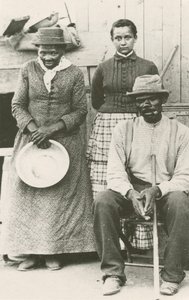 Postikortti Harriet Tubmanista, Nelson Davisista ja tyttärestä Gertiestä, n. 1887, painettu 1992. tekijältä William Haight Cheney