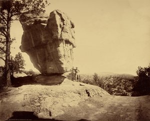 Balanced Rock, Garden of the Gods, Colorado tekijältä William Henry Jackson
