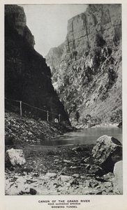 Coloradon kanjonit: Grand Riverin kanjoni, lähellä Glenwood Springsiä, näkyy tunneli (m/v kuva) tekijältä William Henry Jackson