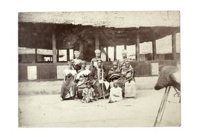 Native Chiefs and Harem, Mendi land (gelatiinihopeaprintti) tekijältä William Turnbull Balmer