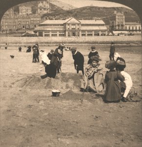 Rannalla Llandudnossa, Walesissa, 1894. tekijältä Works and Sun Sculpture Studios