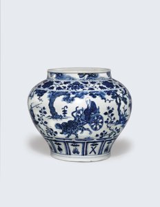 Poikkeuksellisen harvinainen ja tärkeä sinivalkoinen purkki, Guan tekijältä Yuan Dynasty Chinese School