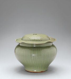 Longquan Celadon Ribbed Jar & Cover