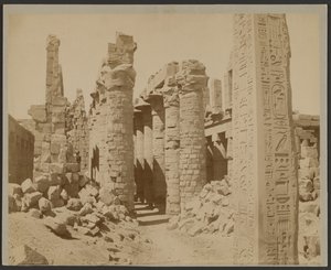 Karnak, obeliski Tuthmes 1. ja hallin pylväikkö [laittomasti] tekijältä Zangaki