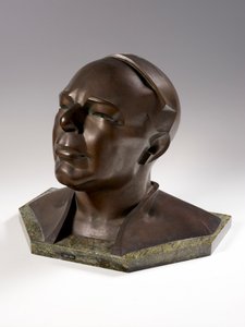 The Rt Hon. Leslie Hore-Belisha, noin 1937-39 (pronssi marmorijalustalla). tekijältä Zeev Ben Zvi