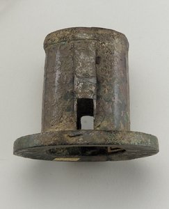 Vaunujen kiinnitys: akselikanta (pronssi) tekijältä Zhou Dynasty Chinese School