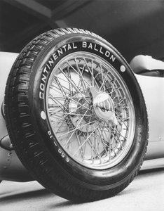 Auto-Union 1911 kilpa-auton etupyörä, noin 1934-1935.