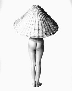 Nude with Wicker Basket on Head", 3. toukokuuta 1955.