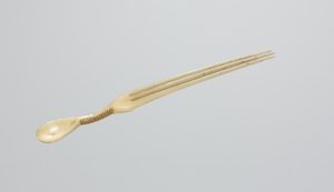 Nuuskalusikka/kampa, 1800-luvun loppu (luu)