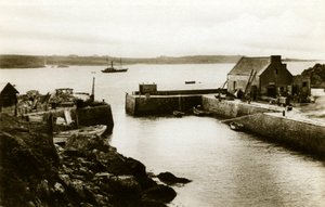 Isle of Ouessant: Lampaulin satama nousuveden aikaan, noin 1900-1920 (valokuva) tekijältä . .