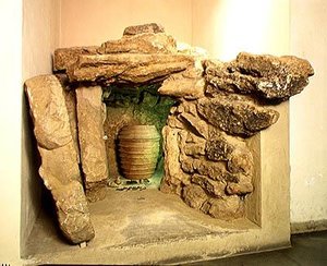 Etruskien haudan jälleenrakennus uurnalla tekijältä after Etruscan