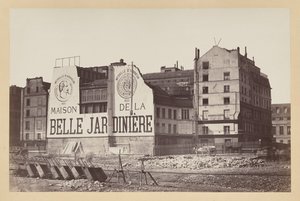 La Belle Jardinière: myymälä rue de la Citéllä sen purkamisen aikana, Pariisi tekijältä attributed to Charles Marville